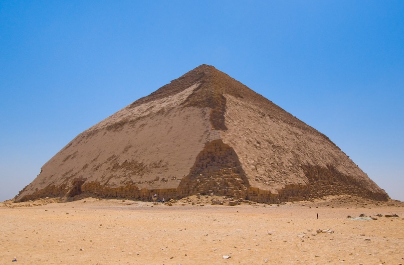 Ohnutá pyramída